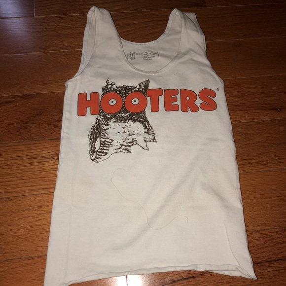hooters tank